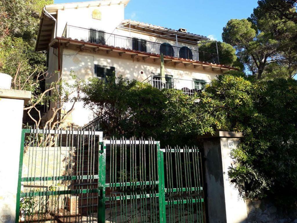 Casa Al Mare Livorno Quercianella Exterior foto